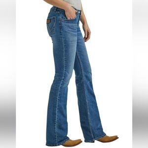 Wrangler‎ Premium Patch Lowrise Bootcut  Size 3/4 x 32 Medium Wash Y2K Jeans